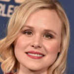 Alison Pill Biography